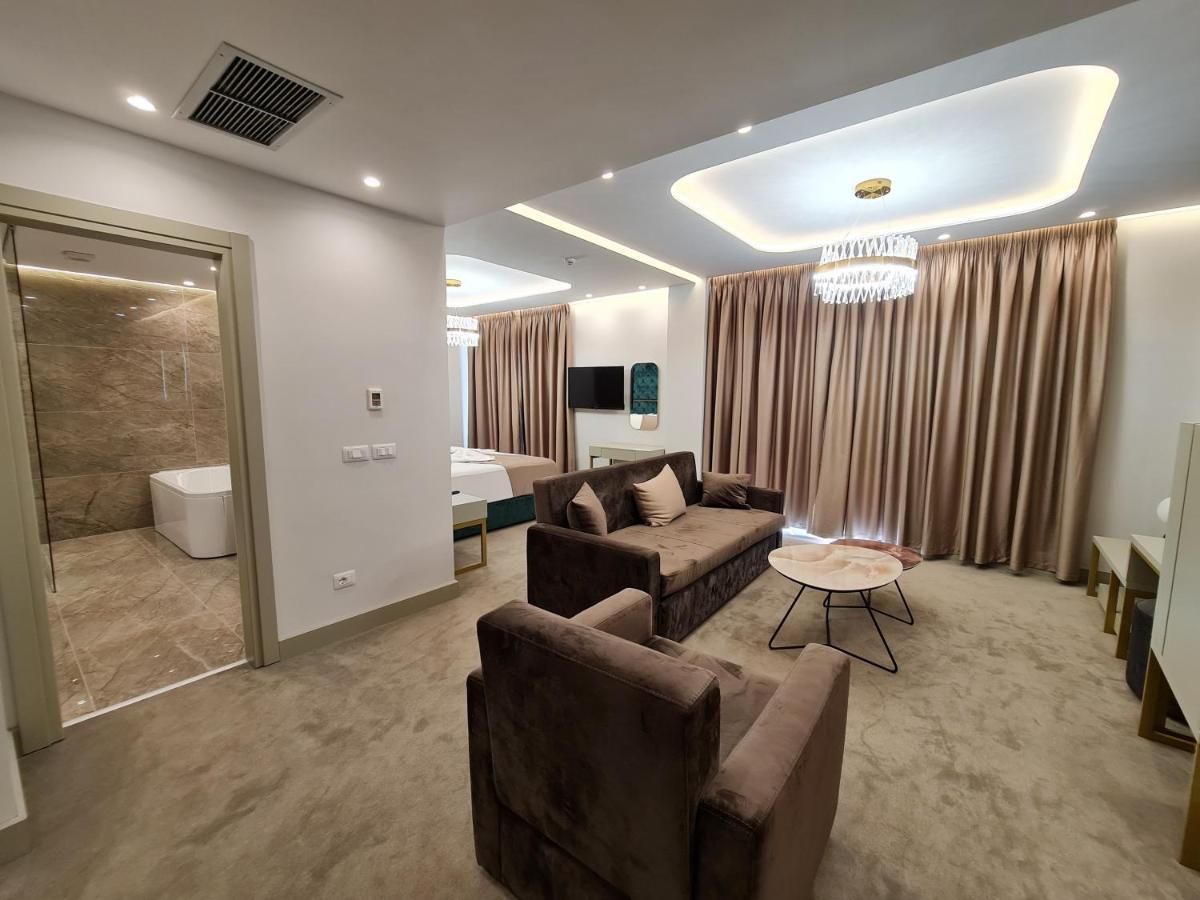 Hotel Aross Vlorë Exteriör bild