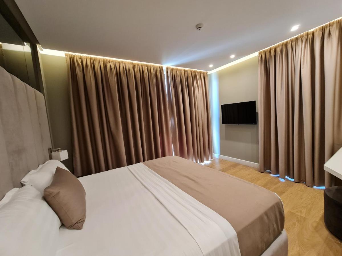 Hotel Aross Vlorë Exteriör bild