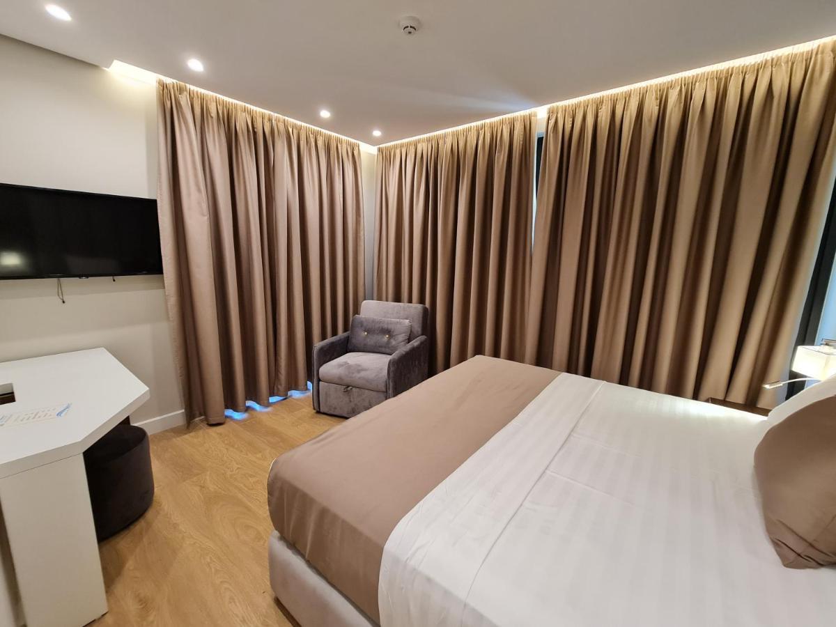 Hotel Aross Vlorë Exteriör bild
