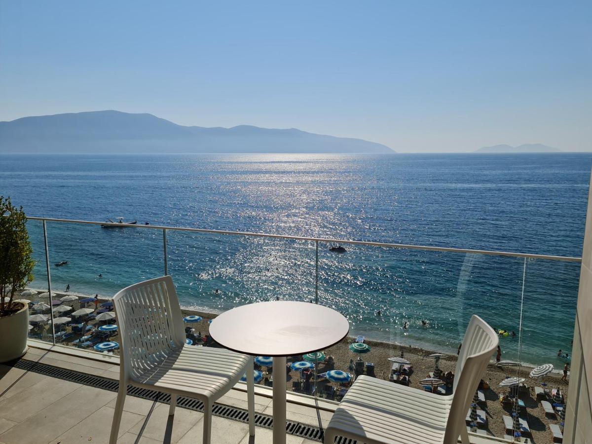 Hotel Aross Vlorë Exteriör bild
