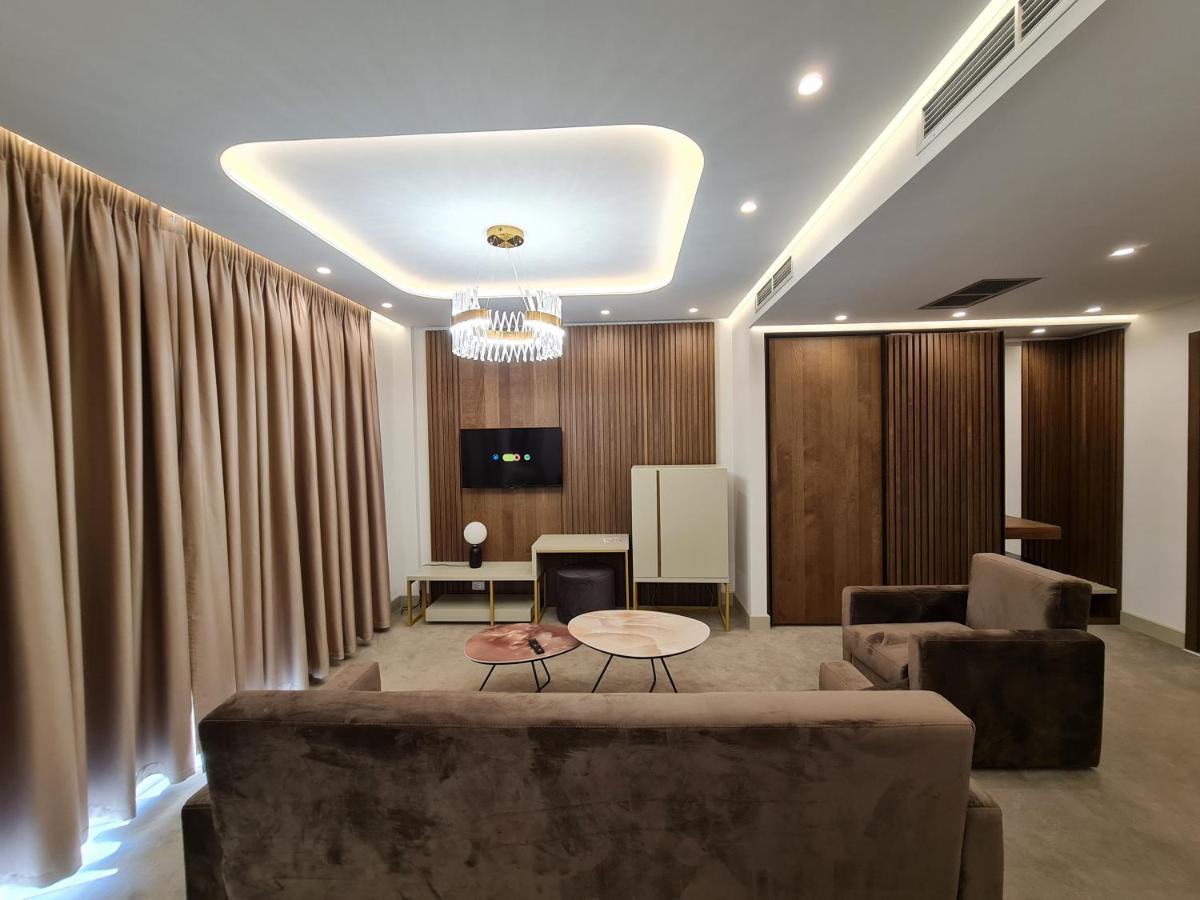 Hotel Aross Vlorë Exteriör bild